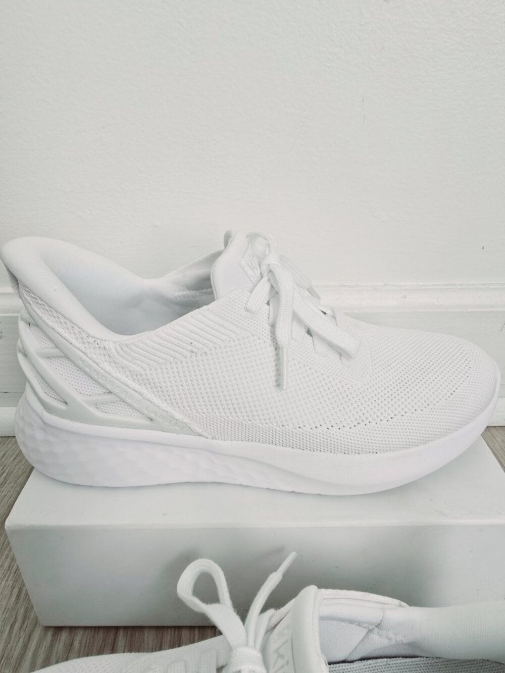 Kizik Athens White Slip On Sneakers Shoes Knit Unisex Mens 6 - Womens 7.5 - Picture 4 of 9